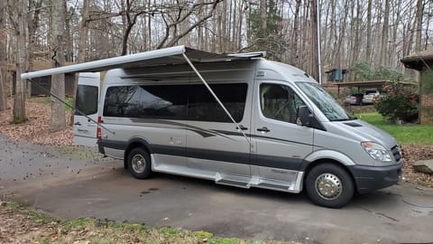 Adventure Van - Pleasure Way Plateau Ts Drivable vehicle in Lake Wylie