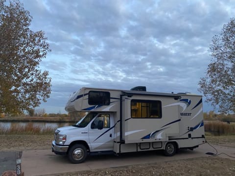 2018 Gulfstream Conquest 24Ft. Gasoline Drivable vehicle in Thornton