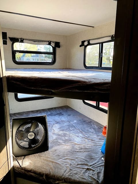 2021 Keystone Bullet 290BHSWE Travel Trailer - Perfect for families and Towable trailer in Windsor
