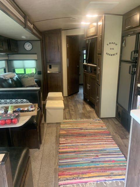 2018 Cruiser Rv Corp Radiance, cute family friendly 1&1/2 bath, 2 rooms Towable trailer in Pearland