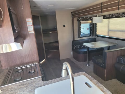 2017 Dutchmen Coleman Travel Trailer Towable trailer in Carson City