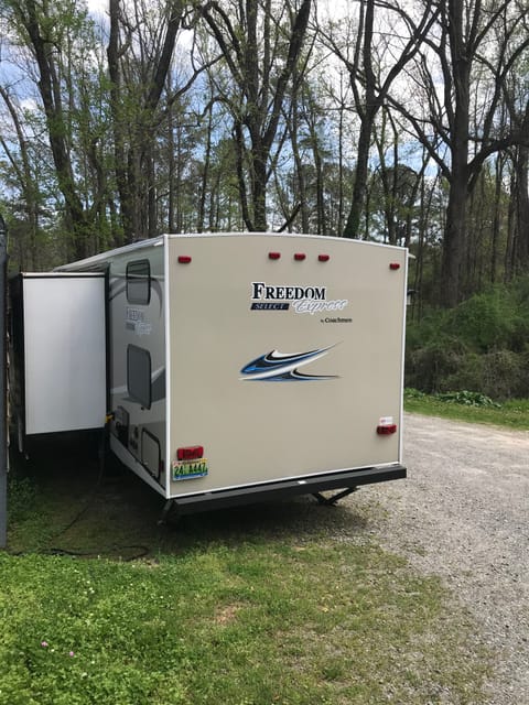 Freedom from every day life, delivery available Towable trailer in Alexander City