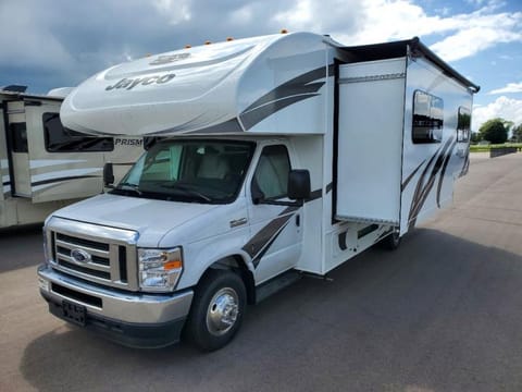 2021 Jayco Redhawk 24B With Solar Panels & Generator Drivable vehicle in Land O Lakes