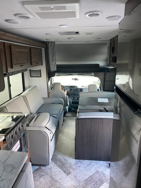 Family Dream RV- 2021 Forest River Sunseeker Drivable vehicle in Woburn