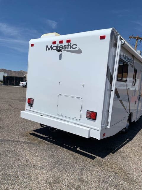 Thor Majestic 23A Ultimate family RV Grizzly1 Drivable vehicle in Millcreek
