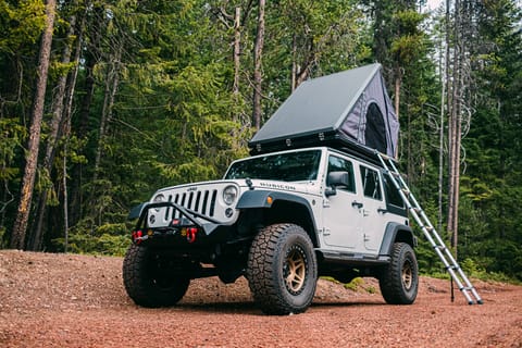 4x4 Jeep Rubicon on 37s with Roof Top Tent & fully rigged! Campervan in Sunnyvale