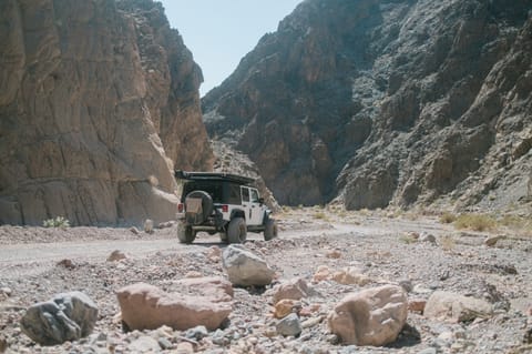 4x4 Jeep Rubicon on 37s with Roof Top Tent & fully rigged! Campervan in Sunnyvale