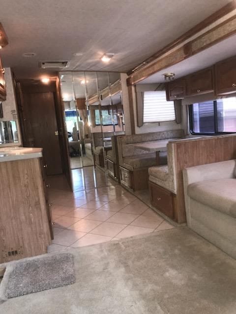 2001 Tiffin Motorhomes Allegro Bay Drivable vehicle in Wisconsin Dells