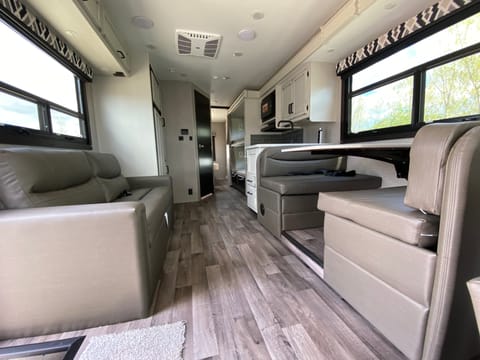 2022 Jayco Redhawk 31F (32R100) Drivable vehicle in Lake Winnebago