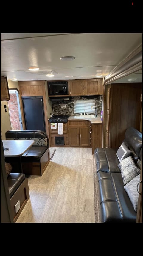 Luxury Suite On Wheels Towable trailer in Montgomery