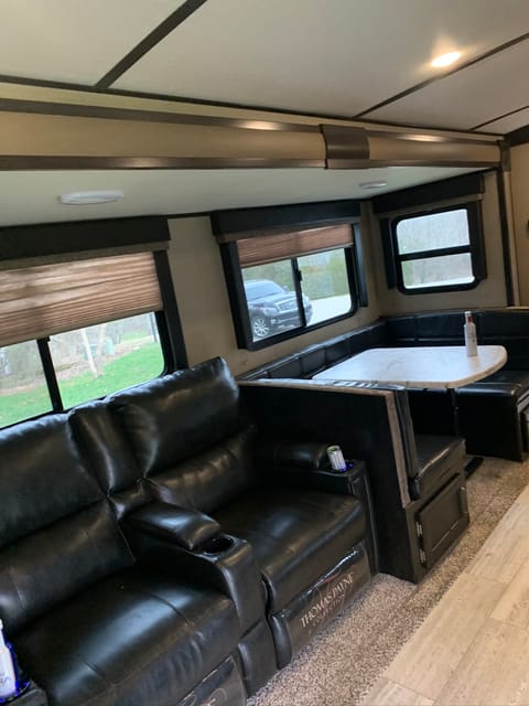 2018 Grand Design Imagine Towable trailer in Pewee Valley