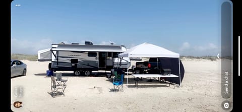 2018 Starcraft Launch outfitter (3 queen size beds!!!) Towable trailer in San Antonio