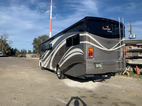 2015 Fleetwood Bounder Bunkhouse Véhicule routier in Longwood