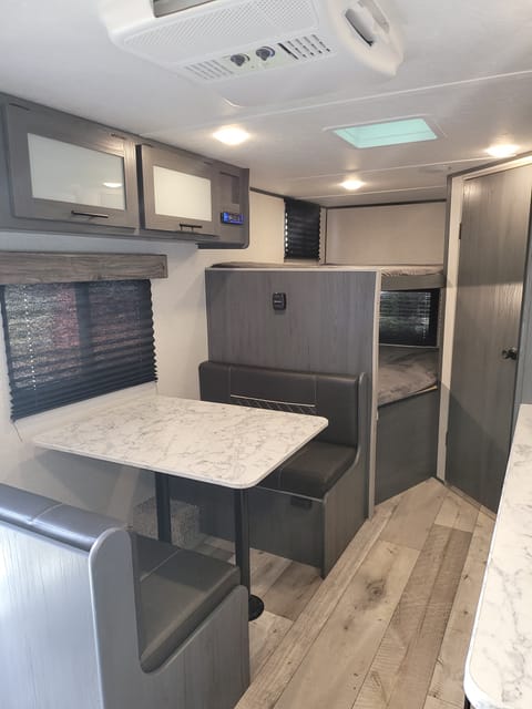 Double Bunks☆Outdoor kitchen☆Exit 407 Towable trailer in Sevierville