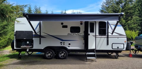 26' 2021 Sonic Bunkhouse - Sleeps 7 - Easy towing Towable trailer in Hillsboro