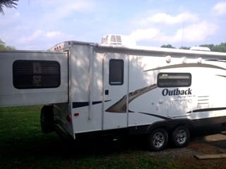 2011 Keystone Outback Tráiler remolcable in Lancaster