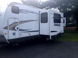 2011 Keystone Outback Tráiler remolcable in Lancaster