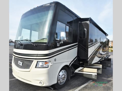2020 Newmar Canyon Star with Toy-hauler Drivable vehicle in New Albany