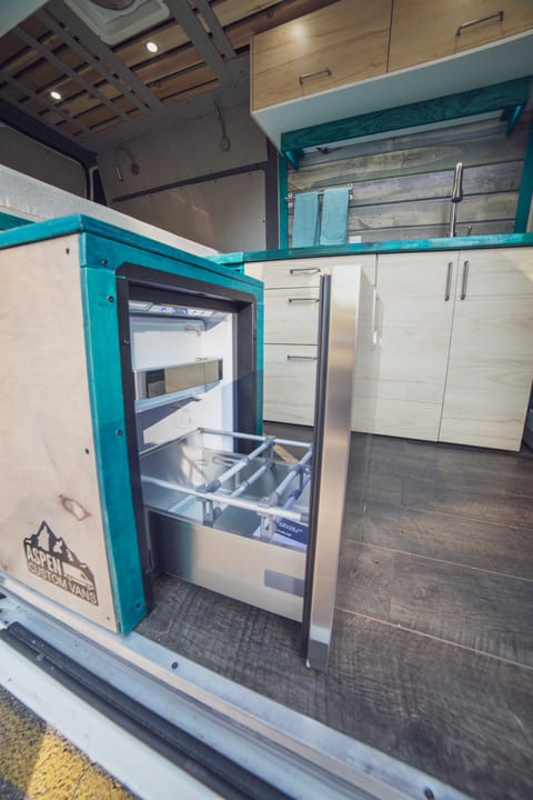 Aspen Custom Vans 'Boxcar' - 2019 Promaster Campervan for a Couple! Cámper in Basalt
