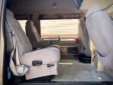 Jolene, a 1997 Ford E150 conversion van. Campervan in Lakewood
