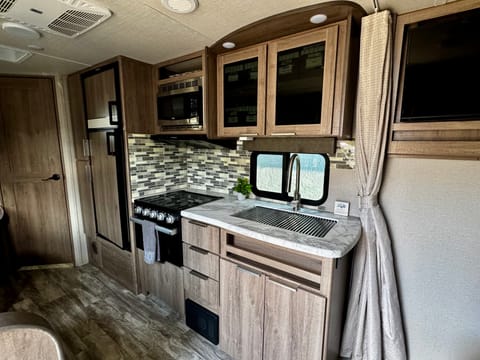 2021 Grand Design Imagine XLS 21BHE Towable trailer in San Marcos