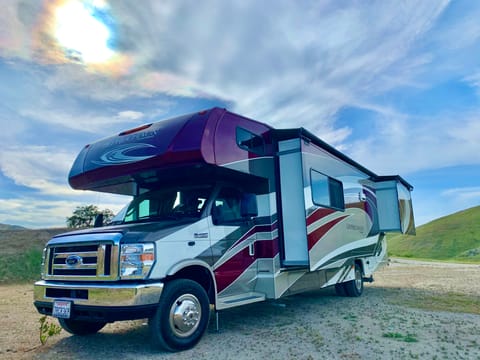 "Lucky" the Coachmen Leprechaun 2018- sleeps up to 8! Drivable vehicle in Salinas