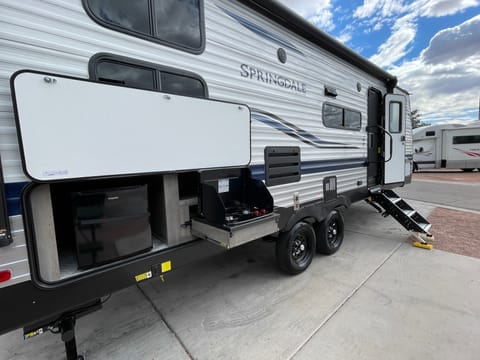 2021 29ft Keystone Springdale - 240BHWE Queen Bed, 2 full size bunks Towable trailer in Ventura