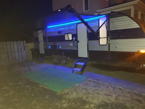  Towable trailer in Davenport