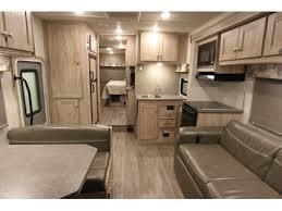 Tout inclus / All inclusive Forest River Sunseeker 3250 Class C Drivable vehicle in Vaudreuil-Dorion