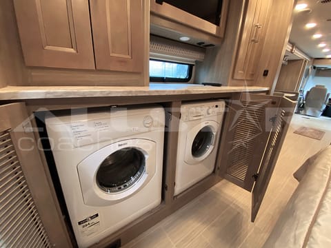 2020 Coachmen Sportscoach 365RB Drivable vehicle in Hollywood