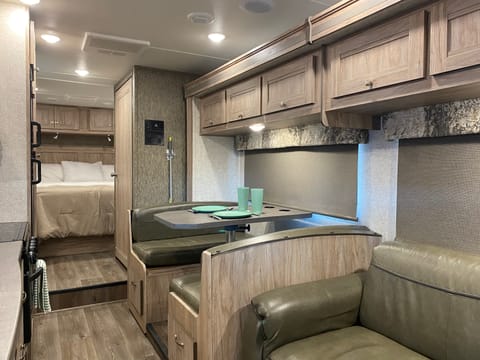 2017 Forest River Forester 31' Véhicule routier in Abbott Loop