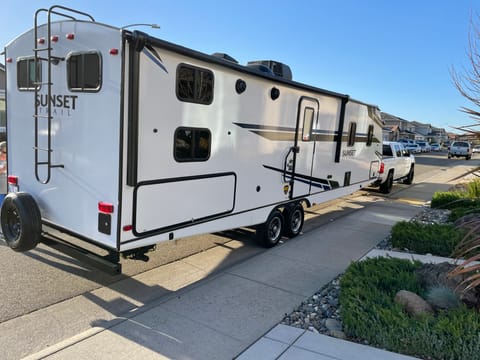 Discounted Rates: 2021 Crossroads Sunset Trail W/ Bunk House Towable trailer in Rancho Cordova