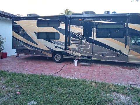 2019 Entegra Coach Esteem Drivable vehicle in Coral Gables