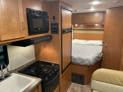 2016 Winnebago Spirit Drivable vehicle in Kettering