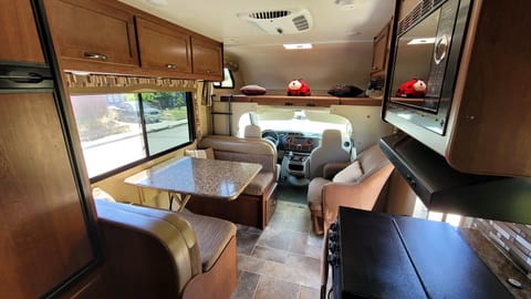 2016 Thor Chateau 23U-AWESOME, Adventure Seeker-Next Gen USA RV Explorer :) Véhicule routier in Simi Valley