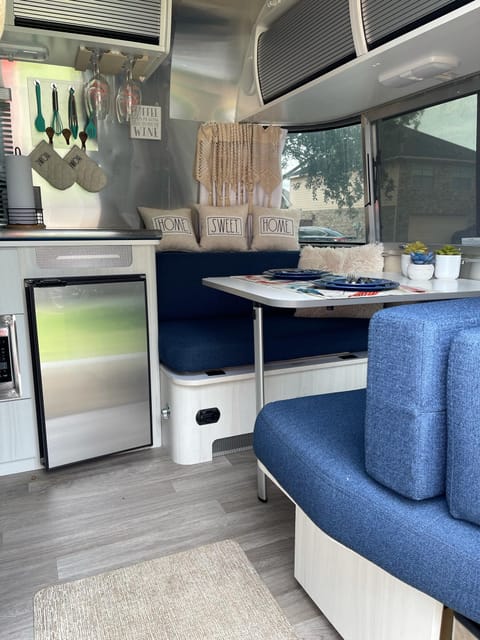 2021 Airstream Bambi 16RB Towable trailer in Pearland