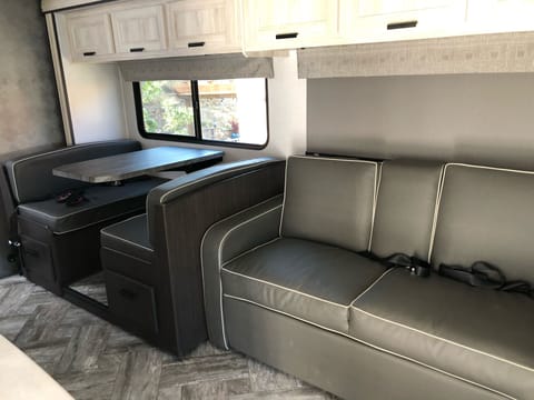 2021 sunseeker “family time” Drivable vehicle in Corona