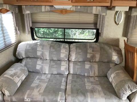 2005 Forest River Cardinal Towable trailer in Plymouth