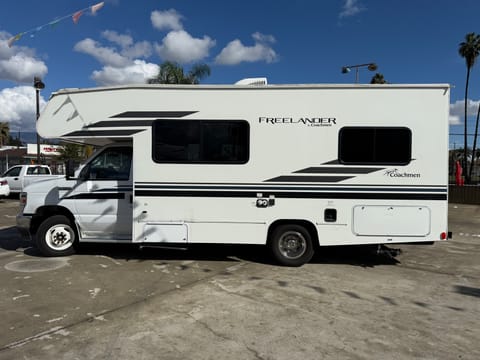 2021 Coachmen Freelander 22XG - MiniLander Drivable vehicle in Pomona