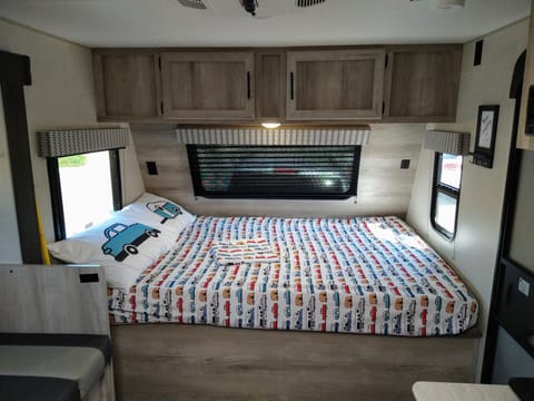 2021 BunkHouse Fun! *** Delivery Only *** Towable trailer in Desert Hot Springs