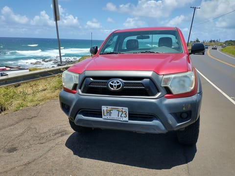 4WD Reliable Toyota Tacoma Truck Drivable vehicle in Paia