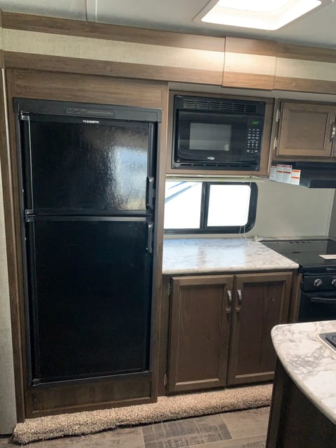 2018 Keystone Bullet - Double Bump Out, with Kitchen Island Towable trailer in Whitby