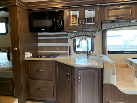 2019 Thor Motor Coach Chateau 31E Bunkhouse Véhicule routier in Happy Valley