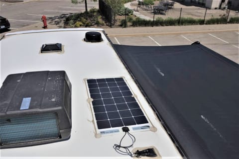 Solar panel on the roof of the Motorhome - RV4hire.com