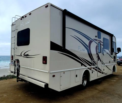 2020 Fleetwood 28 ft Laguna Seca ready! Vehículo funcional in Pacific Grove