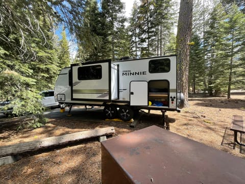 2021 Winnebago Micro Minnie - Bunk Beds Family Friendly Towable trailer in Santa Clara