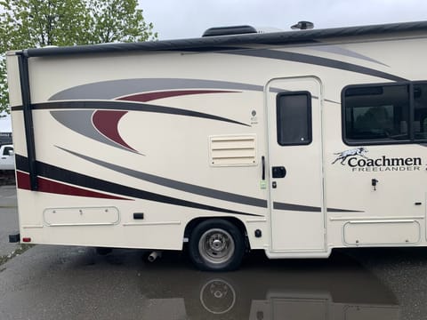JOEY - 2019 Coachmen Freelander M-26 RS Véhicule routier in Anchorage