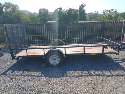 Flat Bed Trailer 14ft long x78in wide, Click the heart to add to favorites! Tráiler remolcable in San Marcos