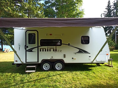 Family-Friendly Mini-Lite! Tráiler remolcable in Paine Lake Stickney