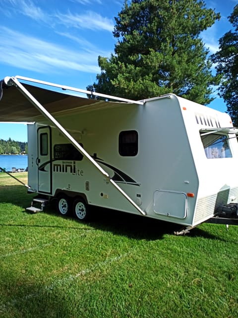 Family-Friendly Mini-Lite! Towable trailer in Paine Lake Stickney